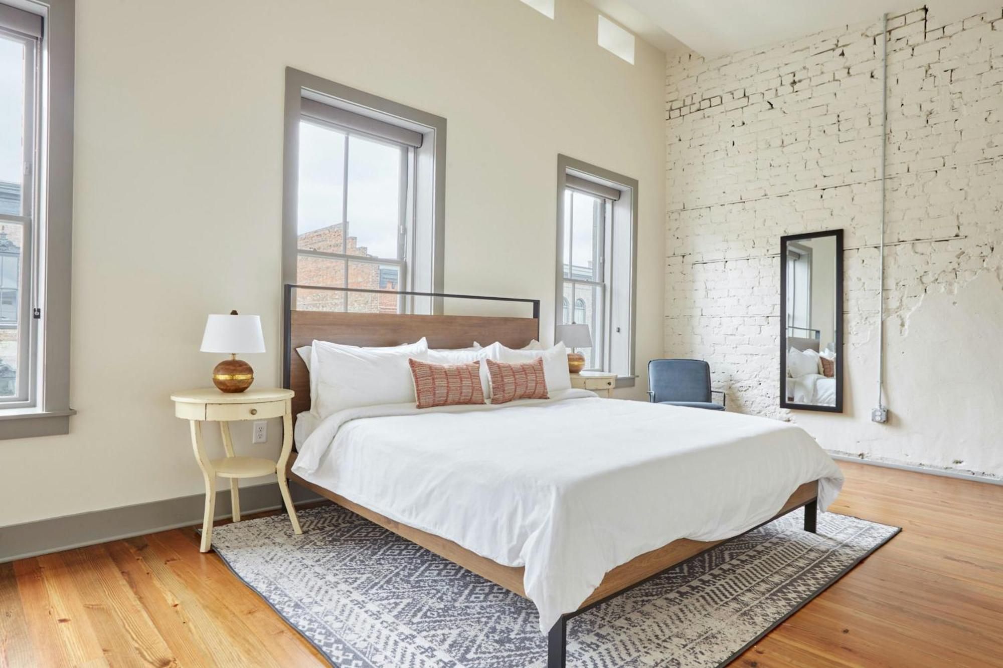 Sonder By Marriott Bonvoy The Broughton Apartments Historic District 4*